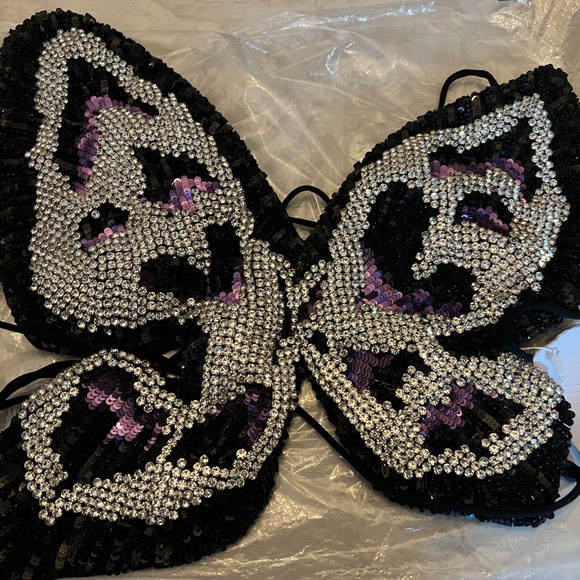 AREA EMBROIDERED CRYSTAL PAILLETTE BUTTERFLY TOP size Medium - Picture 7 of 12